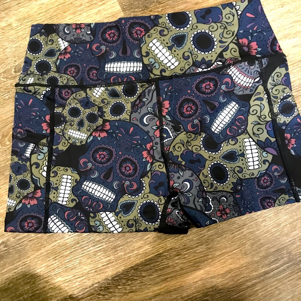 CVG rare 2.5 in legging shorts!